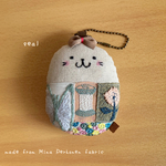 ミナペルホネン たまごみたいなアザラシのぬいぐるみ ٭ バッグチャーム.04