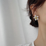 pearl flower pierce
