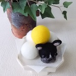 羊毛フェルト  お月見団子  フレンチブルドッグ(ブリンドル)  置き物  