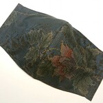 立体マスクⒸ【本場泥大島紬 つる花唐草】フィルターポケット付き　2枚仕立て