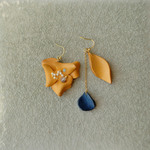 Leather×Beadsアシンメトリーピアス（キャメル）