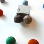 【再販】秋色大人羊毛フェルトピアス　（茶・ベージュ）