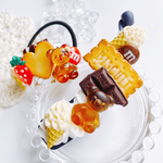２点セット　CANDY POP お菓子のバナナクリップ＆ヘアゴム   strawberry スイーツデコ  フェイクスイーツ
