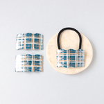 波打つ手描きのペイントヘアゴム　チェック　ネイビー