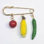 ［夏物20％off］夏野菜3連ブローチ（トマト・とうきび・きゅうり）