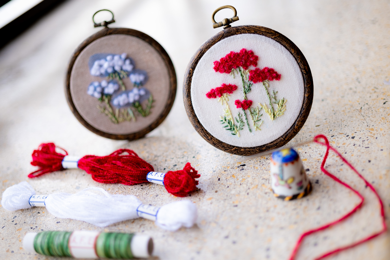 ノラニンジンの花刺繍キット〜A.F.Eモール刺繍糸でつくる簡単刺繍キット - Art Fiber Endo's Gallery | minne 国内最大級のハンドメイド・手作り通販サイト ノラニンジンの花刺繍キット〜A.F.Eモール刺繍糸でつくる簡単刺繍キット - Art Fiber Endo's Gallery | minne 国内最大級のハンドメイド・手作り通販サイト