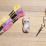 ネコの刺繍ブローチ  〜シャム猫〜