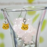 ちいさなちいさな猫のピアス