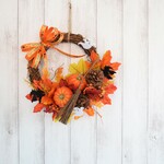 送料込みのサービス品（定形外郵便のみ）空飛ぶ魔女があっちこっち…ハロウィンリース・ミニ