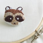 *tanuchi様Order*【刺繍ブローチ】たぬきどん