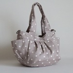 Mサイズ　ライトグレー色　ドット柄プリント生地　 ころりんバッグ♪Mサイズ　Fm2 Lab.