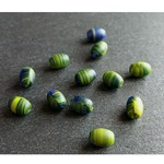 緑の実　チェコビーズ　7X5mm 12個
