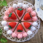 フェルト　おままごとケーキセット　きらきらイチゴのホールケーキ