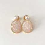 オパールピアス
