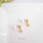 【2way】磨きパール＆ジルコニアトライアングルチャームピアス