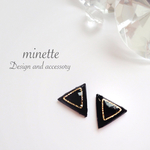 mini triangle ピアス