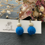 羊毛ボールとアンティークビーズピアス