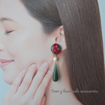 和風xドイツ製アクリルパーツ - 椿ｘ深緑 ‐ ピアス/イヤリング