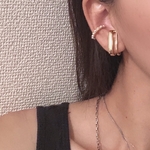 小さなパールのイヤーカフ