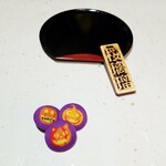 くるみボタン半衿用くるみボタン　カボチャネコ