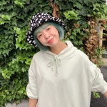 気持ち良い…白黒モコモコ帽子