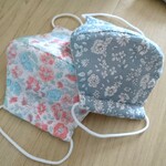 不織布入り【2枚セット】 落ち着いた花柄 シンプルな立体マスク コットン100%【秋冬マスク】