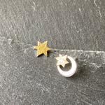 月星ピアス