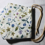 《送料無料》立体　マスク　手作り　布　秋の訪れ　お花柄　軽い　つけ心地よい　癒し　大人可愛い　地球に優しい　洗って使える