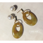 ○サージカルステンレス　バーピアス×パールキャッチ×アクリルオーバルパーツ／モカマーブル○