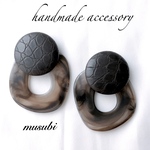 秋ピアス  フェイクレザー×チェーン大ぶりピアス イヤリング   チタンピアス