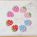 【素材】水玉イチゴ🍓のプラパーツ 4色 各2個 計8個