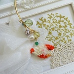 白と赤の金魚　イヤーフック