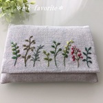 🌿リネンのふた付き手刺繍ポケットティッシュケース「木の葉」