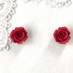 アンティークローズ　深紅の薔薇の一粒ピアス(イヤリングに変更可能) 花　フラワー　バラ