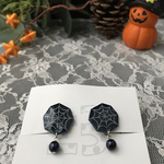 【送料無料】蜘蛛の巣 イヤリング〈ネイビー〉ハロウィン