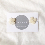 flower earring (pierce) white