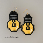 電球ピアス