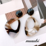 ブラックフープピアス　/  イヤリング  / チタンピアス  /モノトーンピアス　/ べっ甲