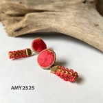 刺繍とブレードのピアス『赤とゴールド』