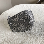 刺繍レース生地の立体マスク(グレーベース)