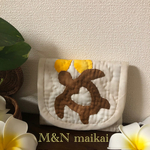 【新作♡】チョコレート♡ハートホヌ♡四角いポーチ♡ハワイアンキルト♡ベージュ