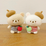 羊毛フェルト　ぬいぐるみ　くま　しろくま　りんごバッグ