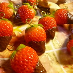 *限定*丸ごとチョコイチゴと生クリーム＆ミルクチョコのバッグチャーム*20センチ*