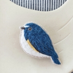 ルリビタキの刺繍ブローチ【受注製作】