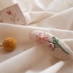リボン刺繍のピンクコスモス