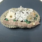 小さなお庭☆バレッタ☆かぎ針編みフラワーとベルベットリボンのコラージュ