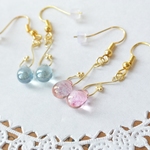 デザインワイヤーのしずくイヤリング／ピアス