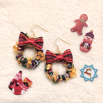 クリスマスリースピアス