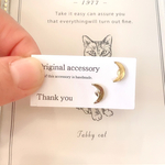 月ピアス　チタンピアス