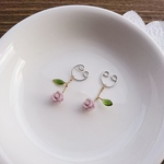 練り珊瑚の薔薇紫ピアスに見えるイヤリング  